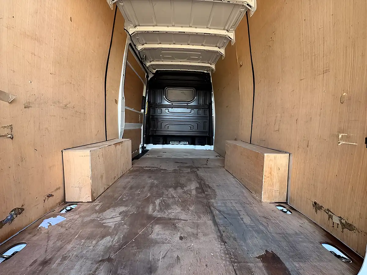 Used 2022 Volkswagen Crafter Startline White - Interior and Exterior details 6