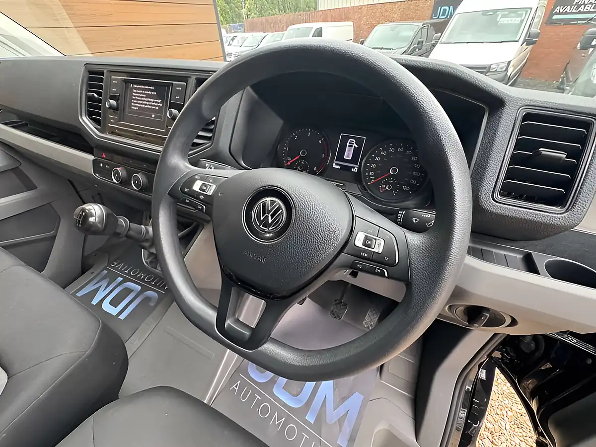 Used 2022 Volkswagen Crafter Trendline Black - Interior and Exterior details 16
