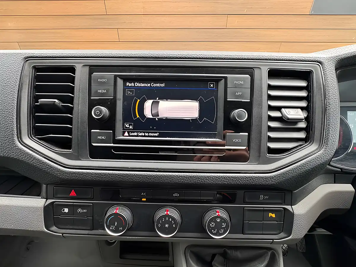 Used 2022 Volkswagen Crafter Trendline Black - Interior and Exterior details 17