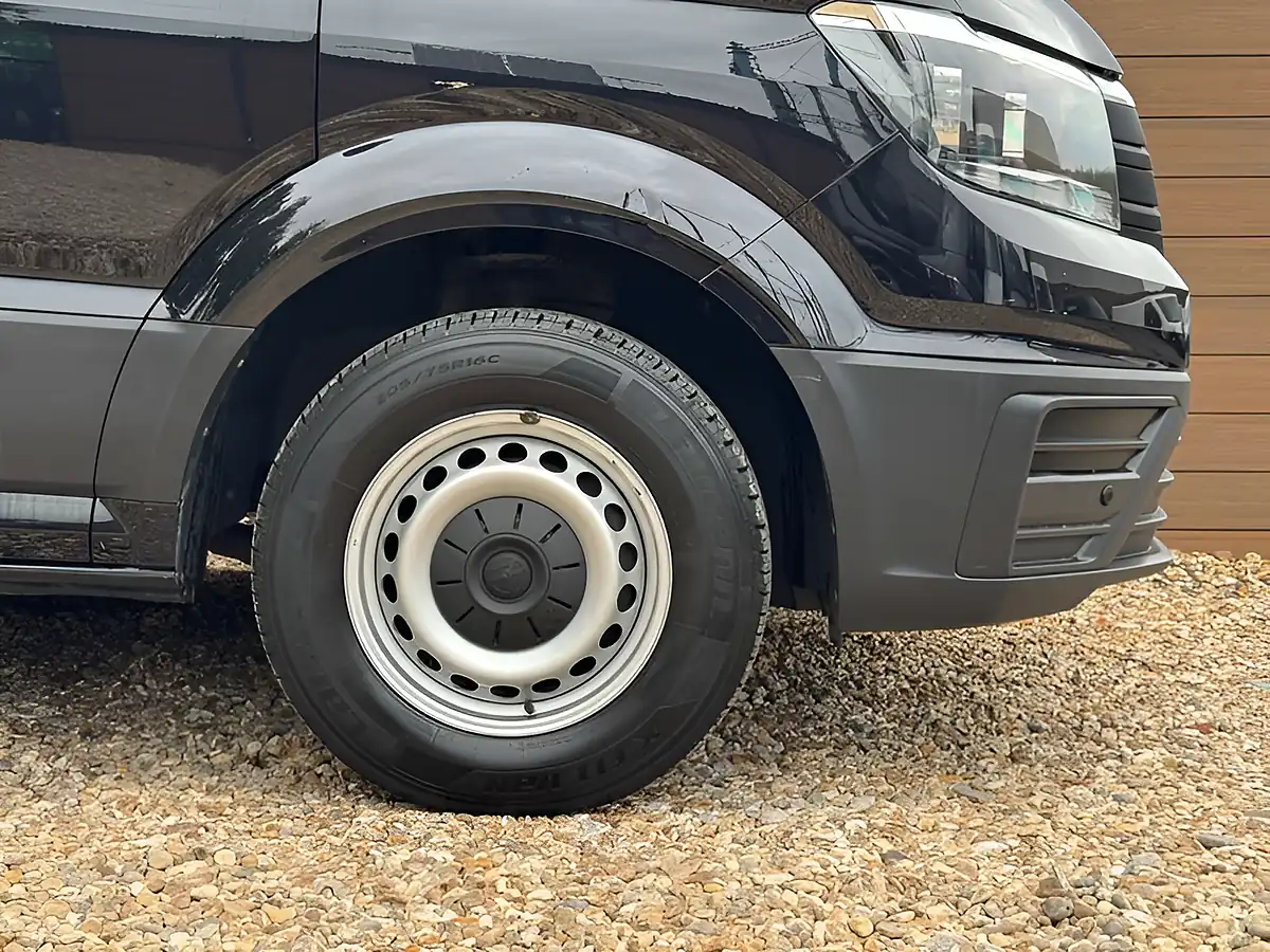 Used 2022 Volkswagen Crafter Trendline Black - Interior and Exterior details 9