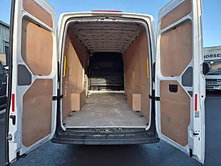 Used 2022 Volkswagen Crafter Trendline Maxi White - Interior and Exterior details 14