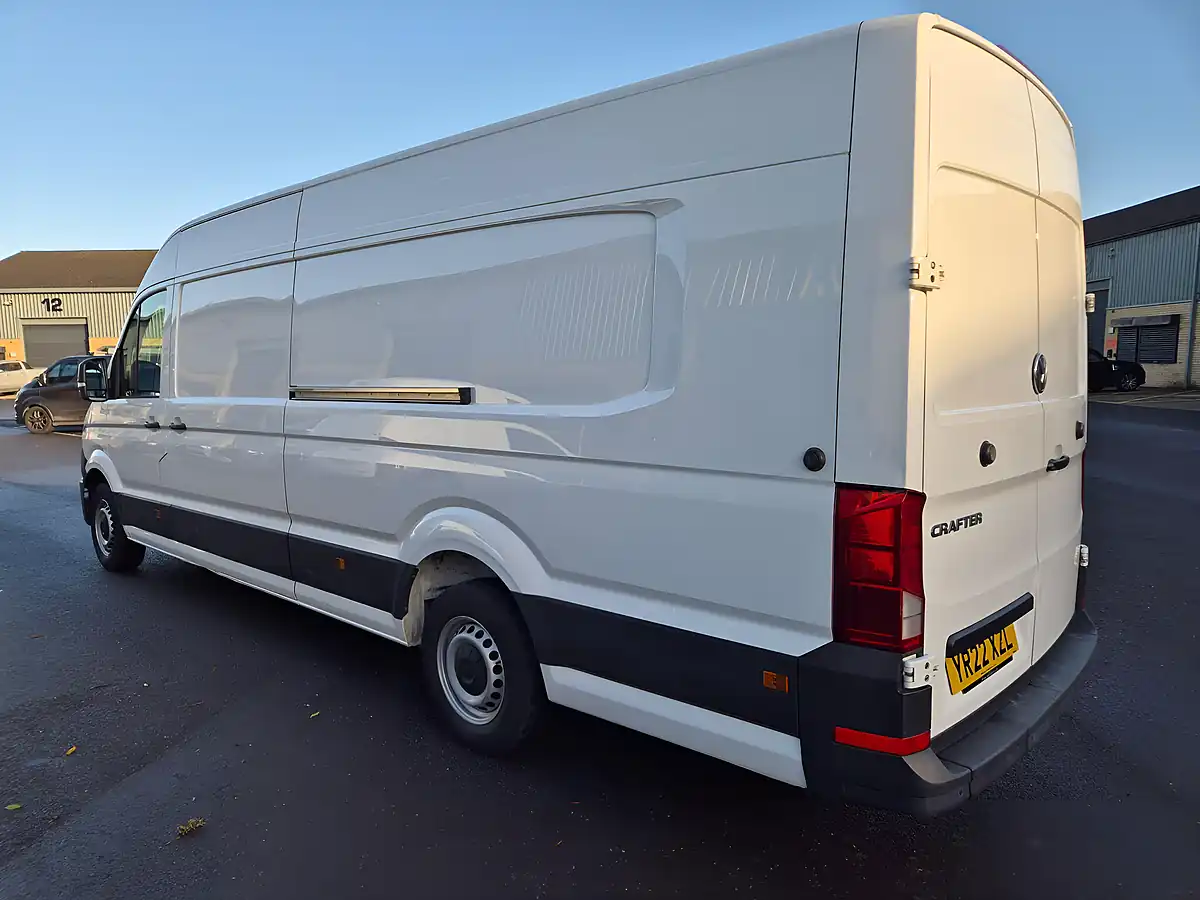 Used 2022 Volkswagen Crafter Trendline Maxi White - Interior and Exterior details 15
