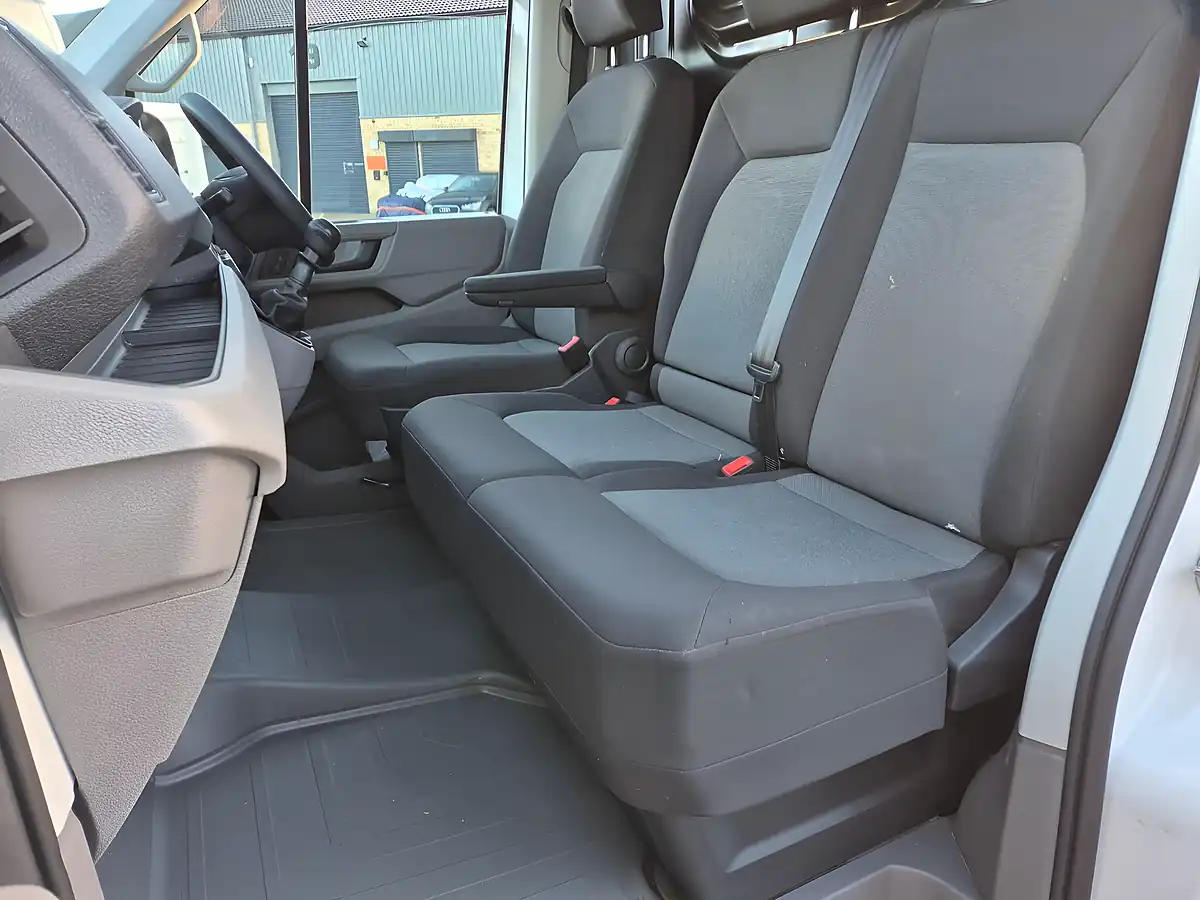 Used 2022 Volkswagen Crafter Trendline Maxi White - Interior and Exterior details 19