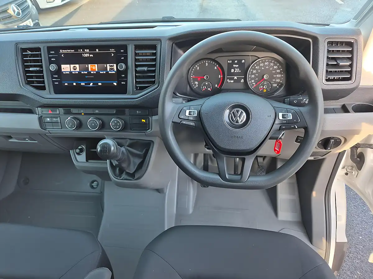 Used 2022 Volkswagen Crafter Trendline Maxi White - Interior and Exterior details 3