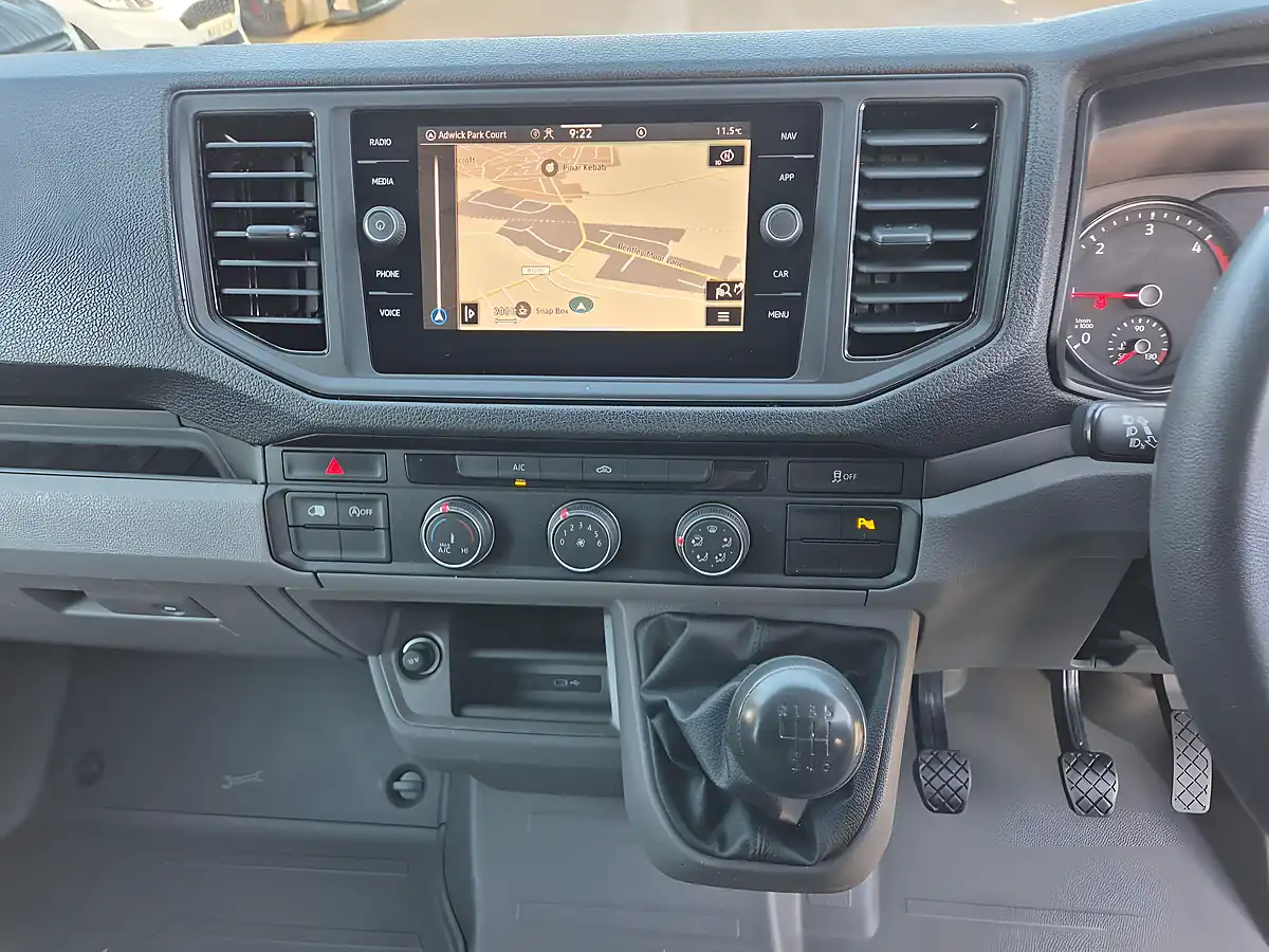 Used 2022 Volkswagen Crafter Trendline Maxi White - Interior and Exterior details 6