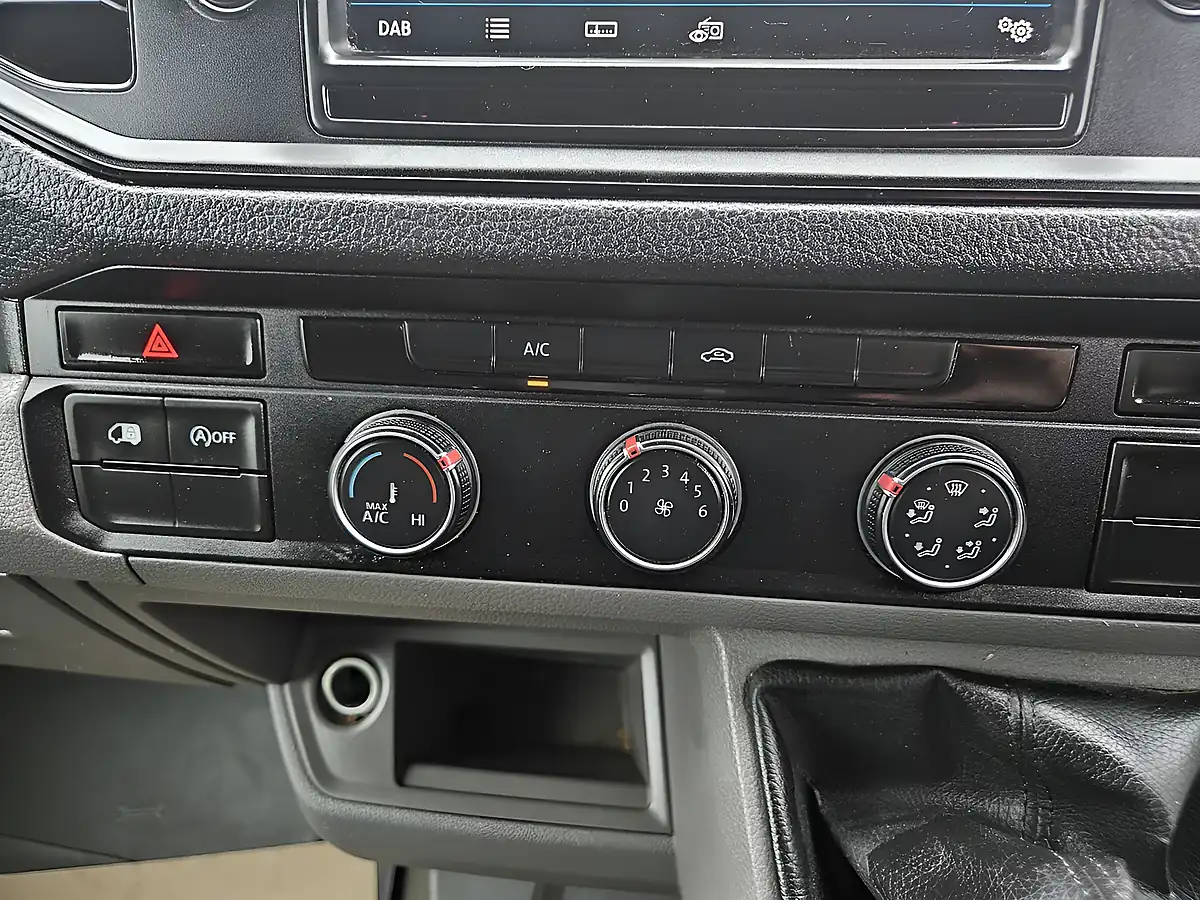 Used 2022 Volkswagen Crafter Trendline Red - Interior and Exterior details 16