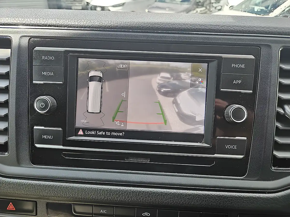 Used 2022 Volkswagen Crafter Trendline Red - Interior and Exterior details 14