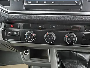 Used 2022 Volkswagen Crafter Trendline Red - Interior and Exterior details 16