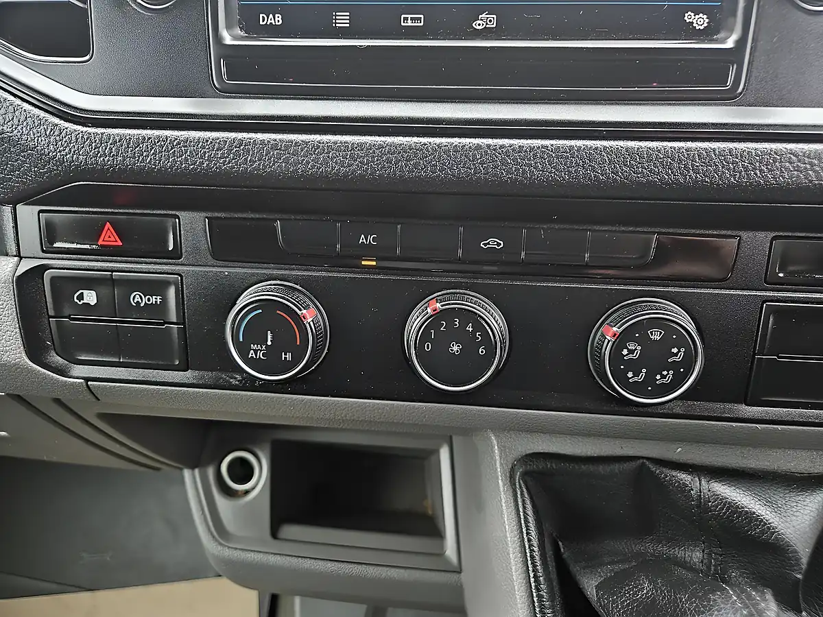 Used 2022 Volkswagen Crafter Trendline Red - Interior and Exterior details 16