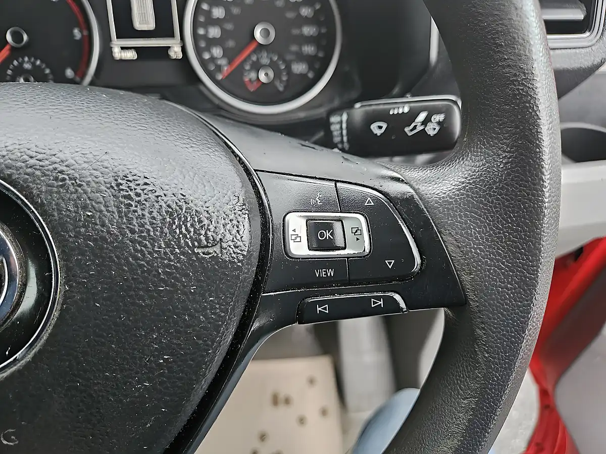 Used 2022 Volkswagen Crafter Trendline Red - Interior and Exterior details 17