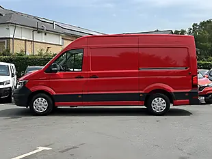 Used 2022 Volkswagen Crafter Trendline Red - Interior and Exterior details 9