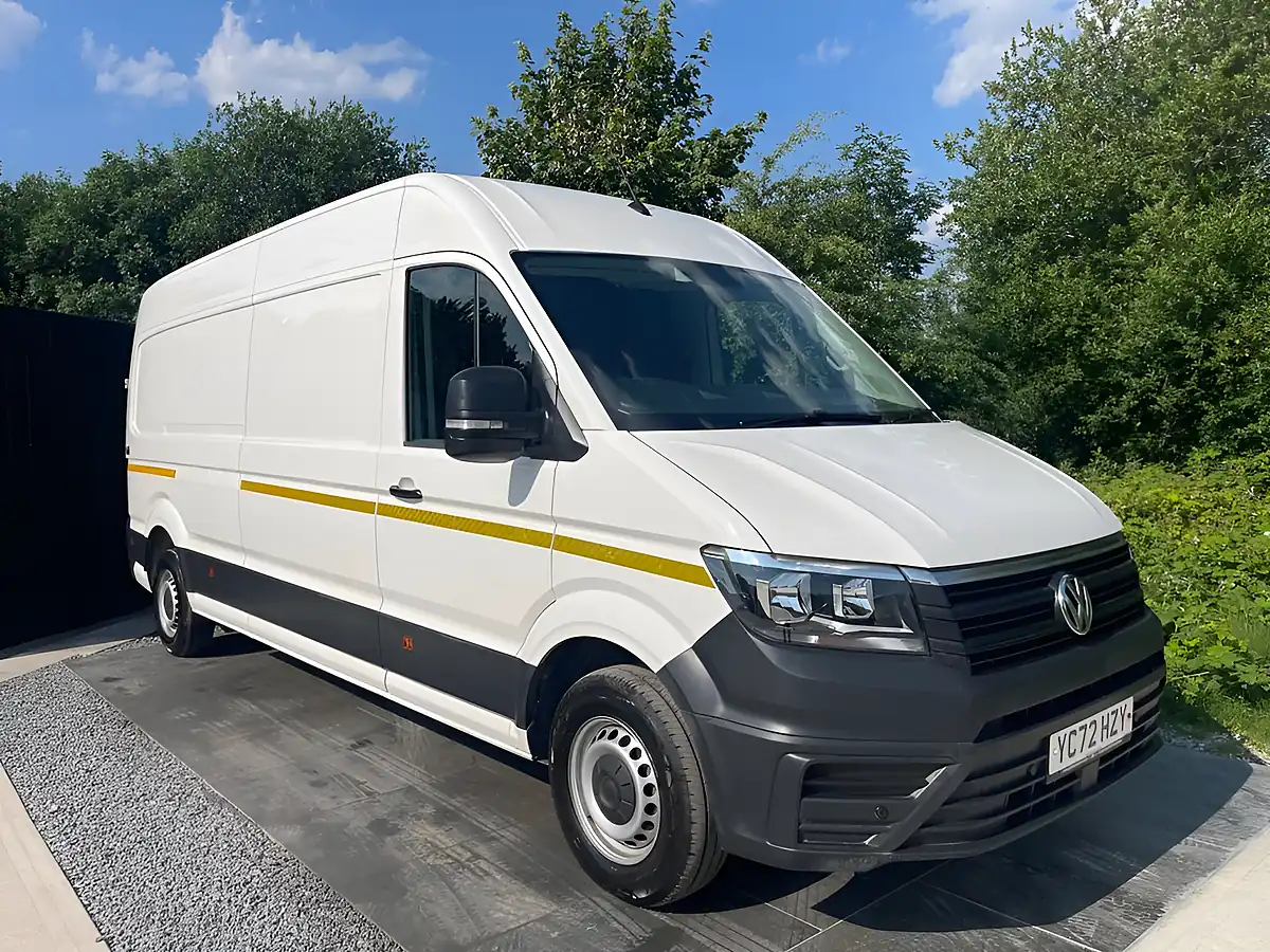 Used 2022 Volkswagen Crafter Trendline White - Front View