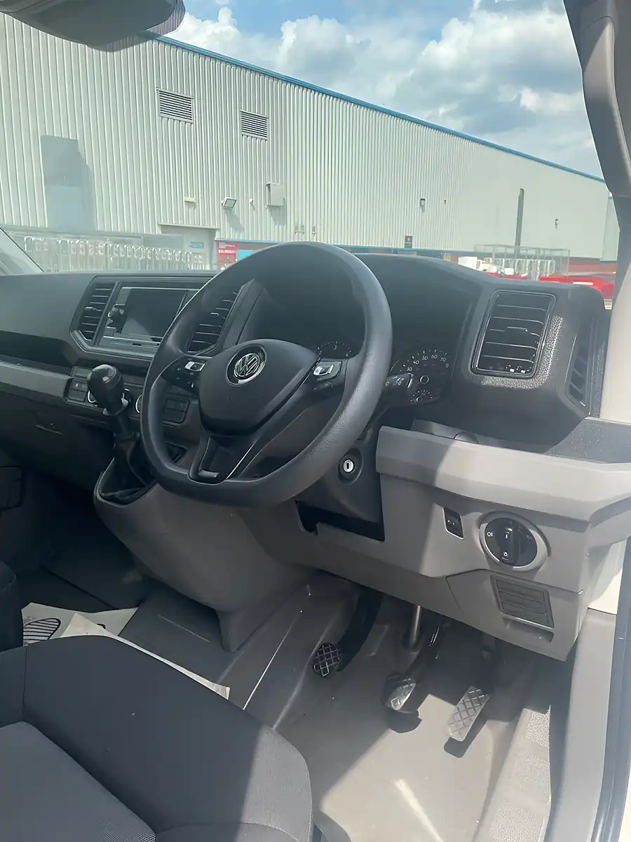 Used 2022 Volkswagen Crafter Trendline White - Interior and Exterior details 10