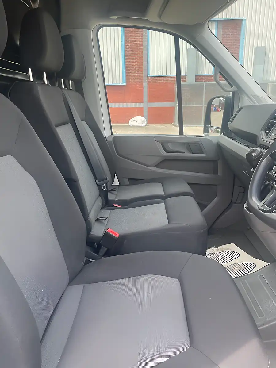 Used 2022 Volkswagen Crafter Trendline White - Interior and Exterior details 11