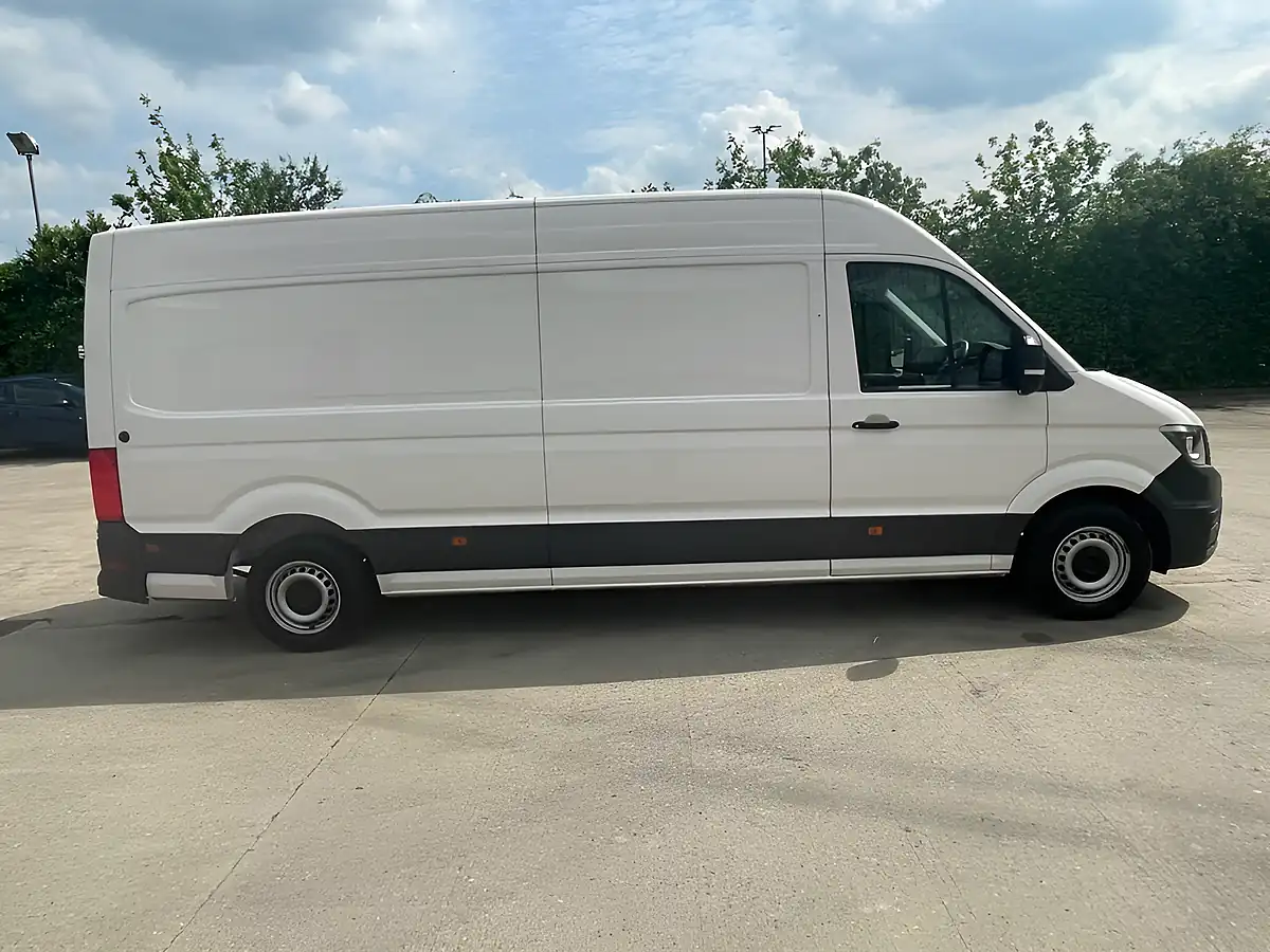Used 2022 Volkswagen Crafter Trendline White - Interior and Exterior details 5