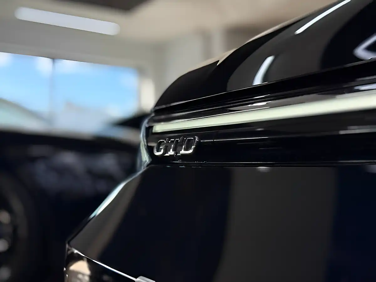 Used 2022 Volkswagen Golf Gtd Black - Interior and Exterior details 18