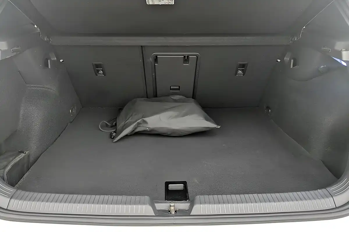 Used 2022 Volkswagen Golf Gte White - Interior and Exterior details 18