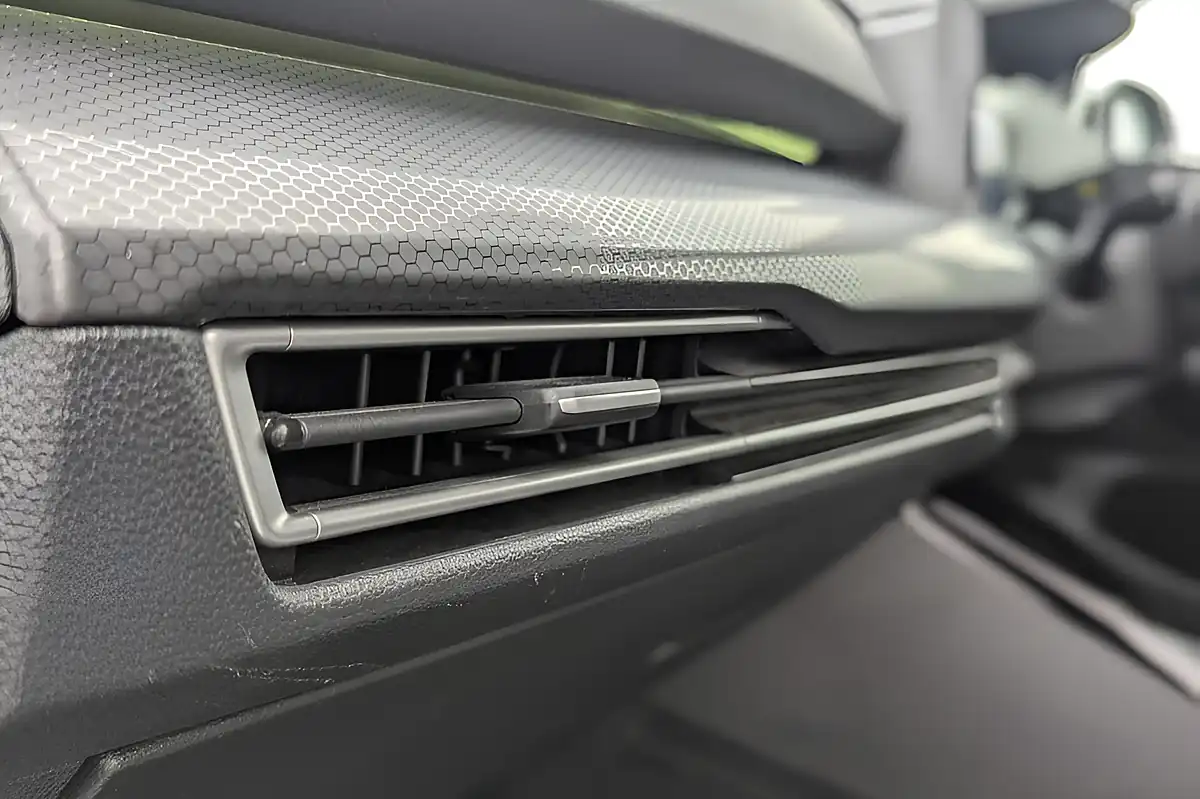 Used 2022 Volkswagen Golf Gte White - Interior and Exterior details 19