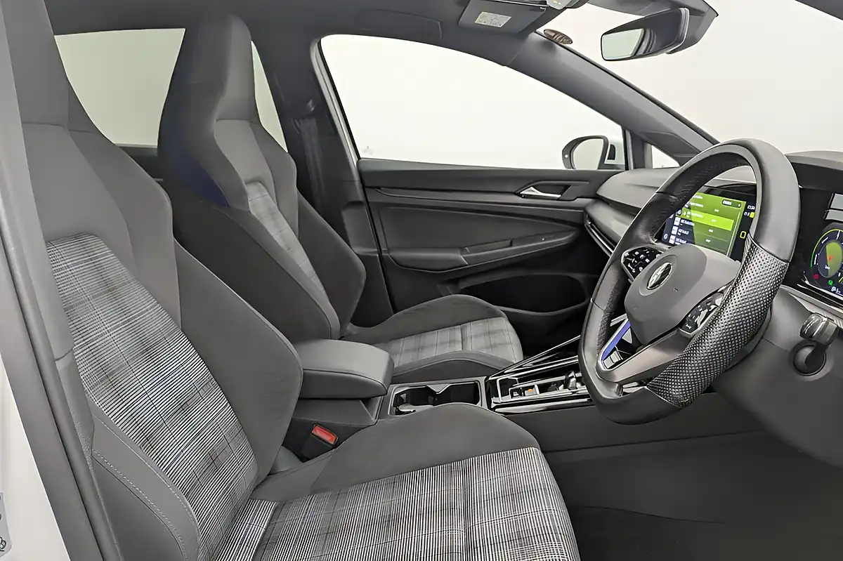 Used 2022 Volkswagen Golf Gte White - Interior and Exterior details 3