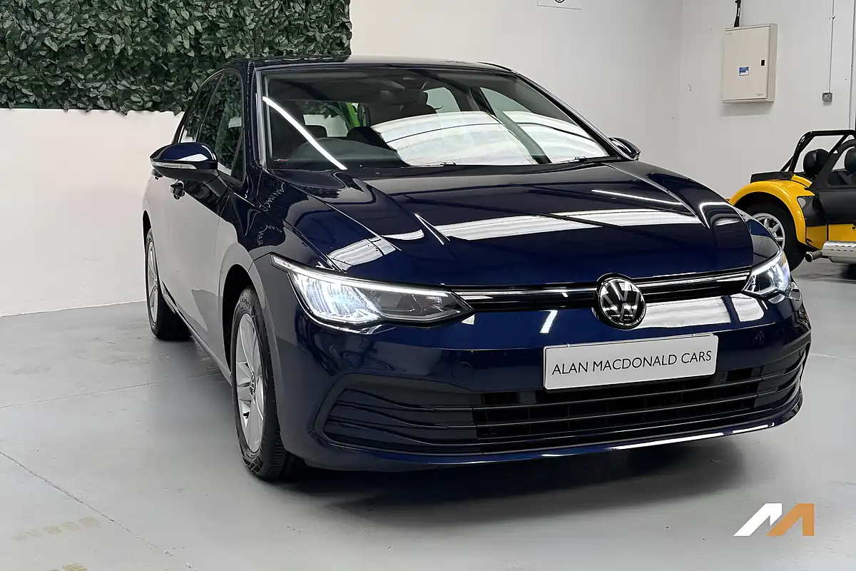 Used 2022 Volkswagen Golf Life Blue - Front View