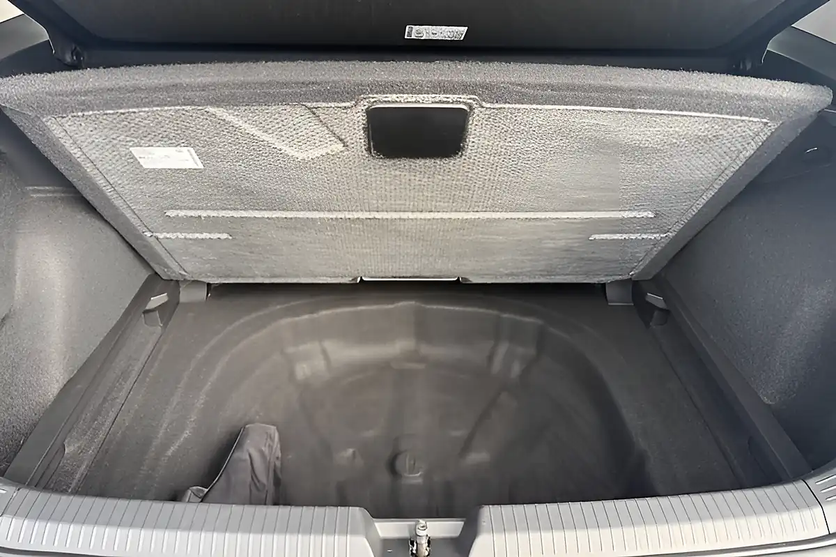 Used 2022 Volkswagen Golf Life Grey - Interior and Exterior details 16