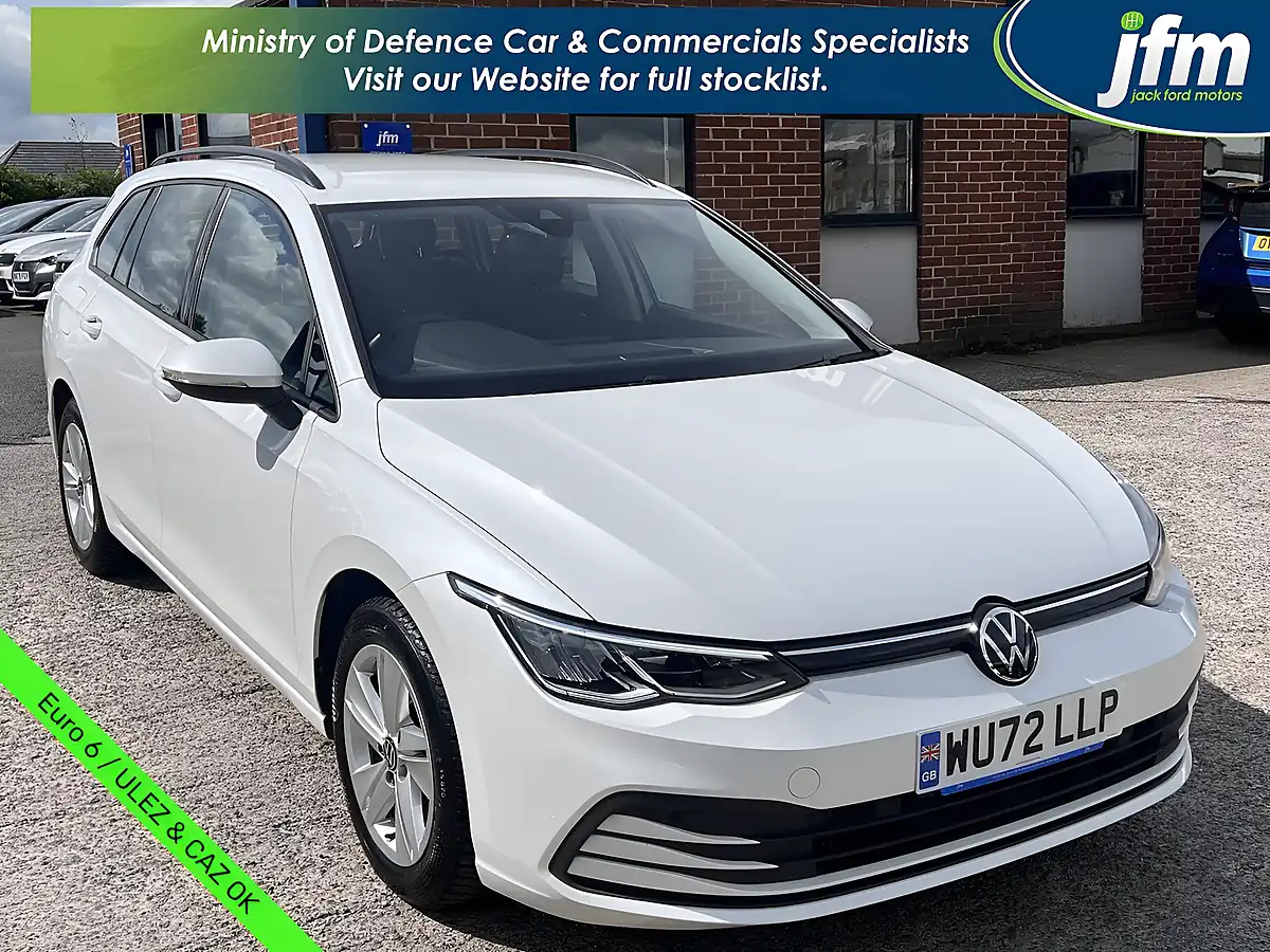Used 2022 Volkswagen Golf Life Oryx White Pearl - Front View