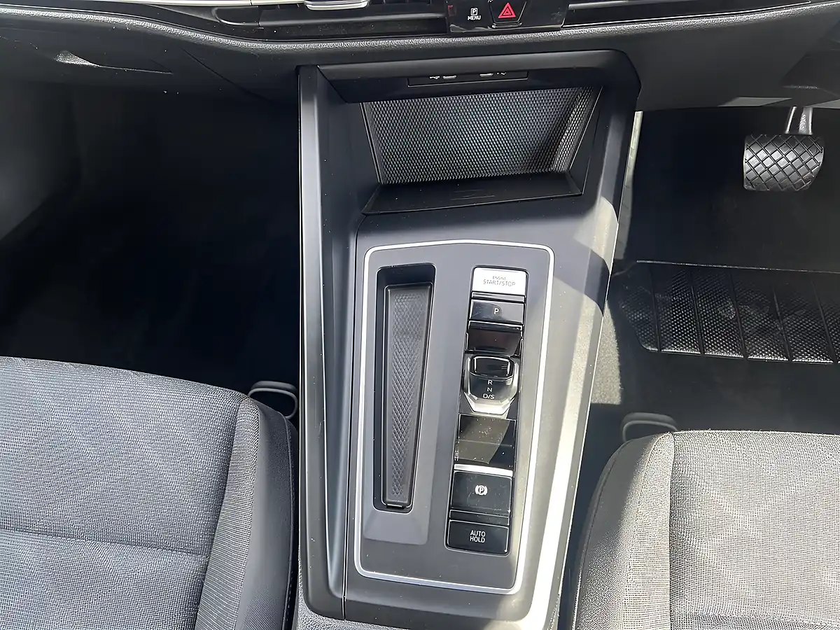 Used 2022 Volkswagen Golf Life Oryx White Pearl - Interior and Exterior details 14