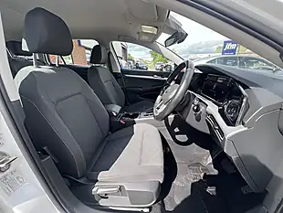 Used 2022 Volkswagen Golf Life Oryx White Pearl - Interior and Exterior details 3