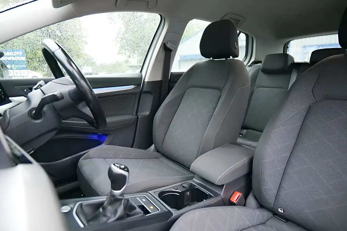 Used 2022 Volkswagen Golf Life White - Interior and Exterior details 13
