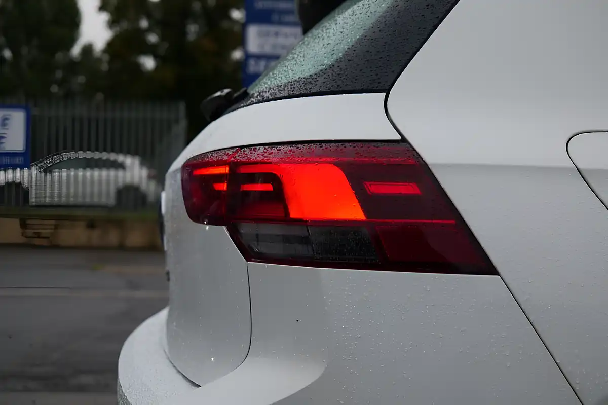Used 2022 Volkswagen Golf Life White - Interior and Exterior details 18