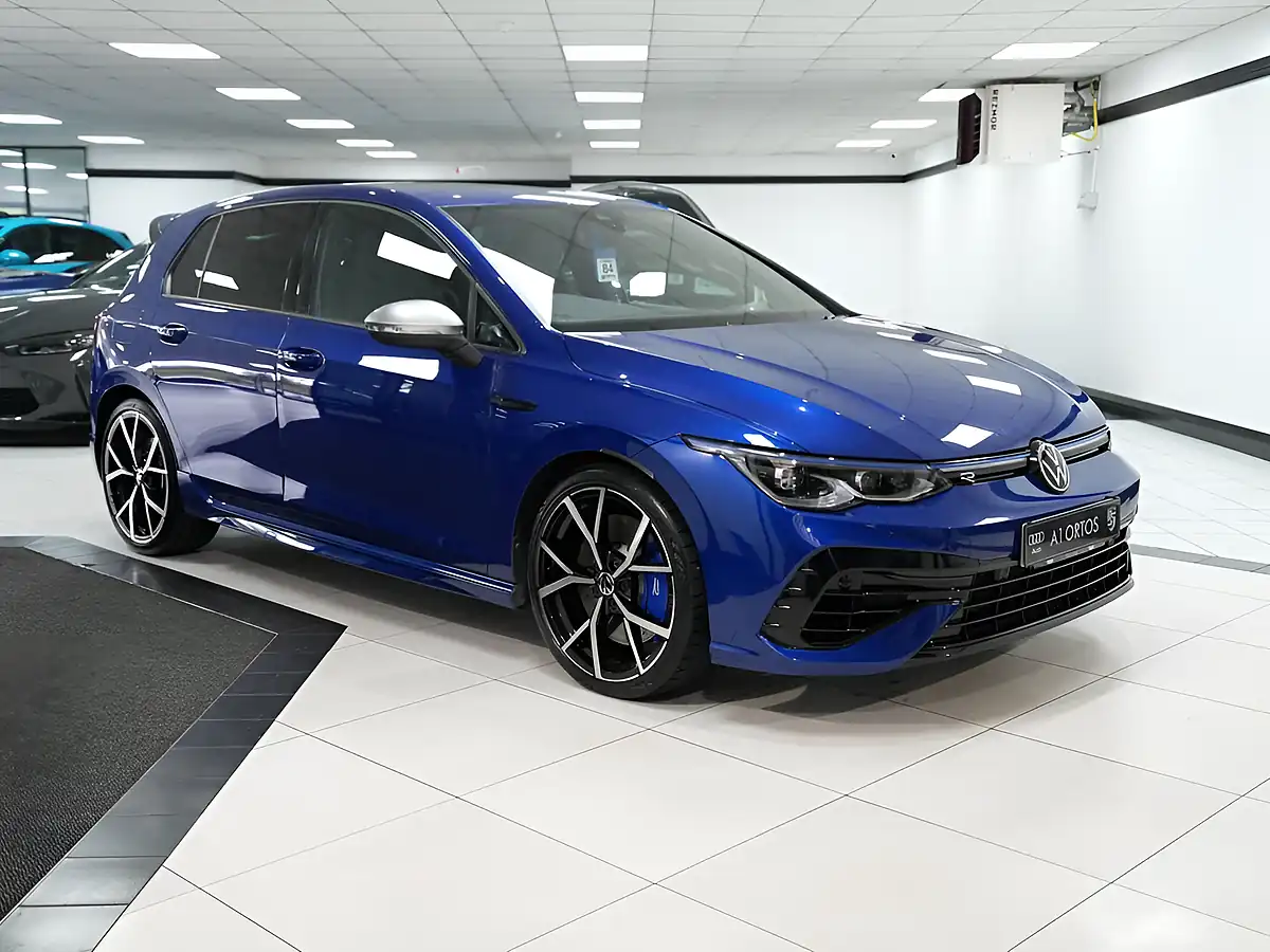 Used 2022 Volkswagen Golf R Blue - Front View