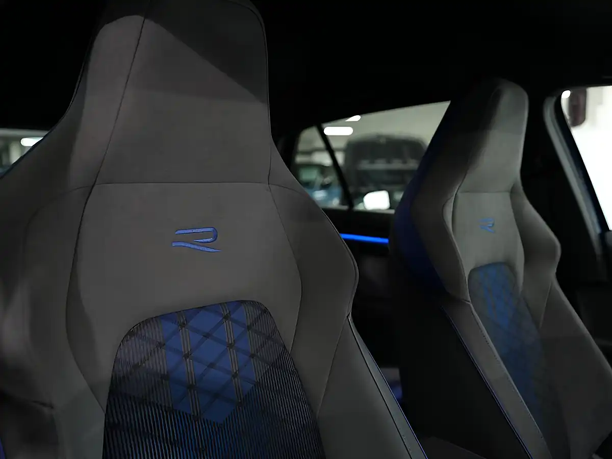 Used 2022 Volkswagen Golf R Blue - Interior and Exterior details 10