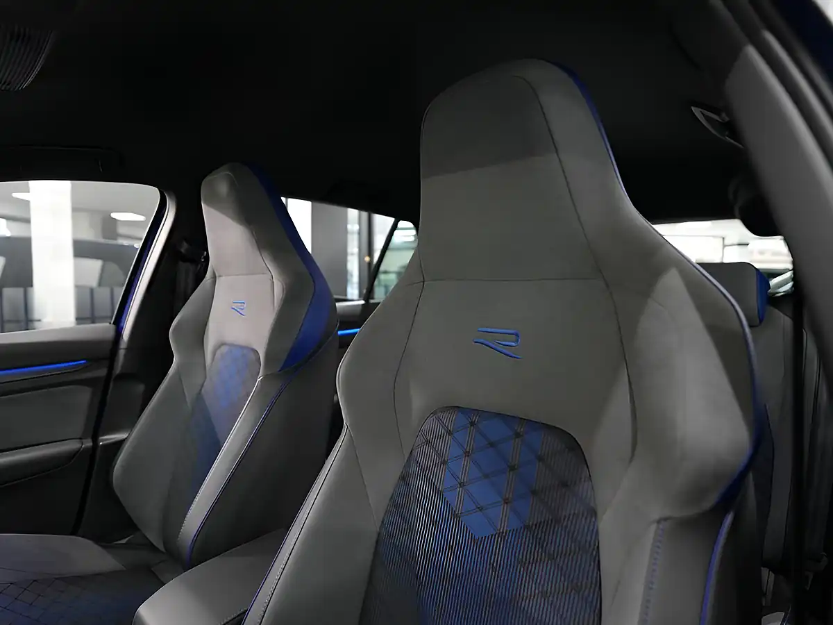 Used 2022 Volkswagen Golf R Blue - Interior and Exterior details 14