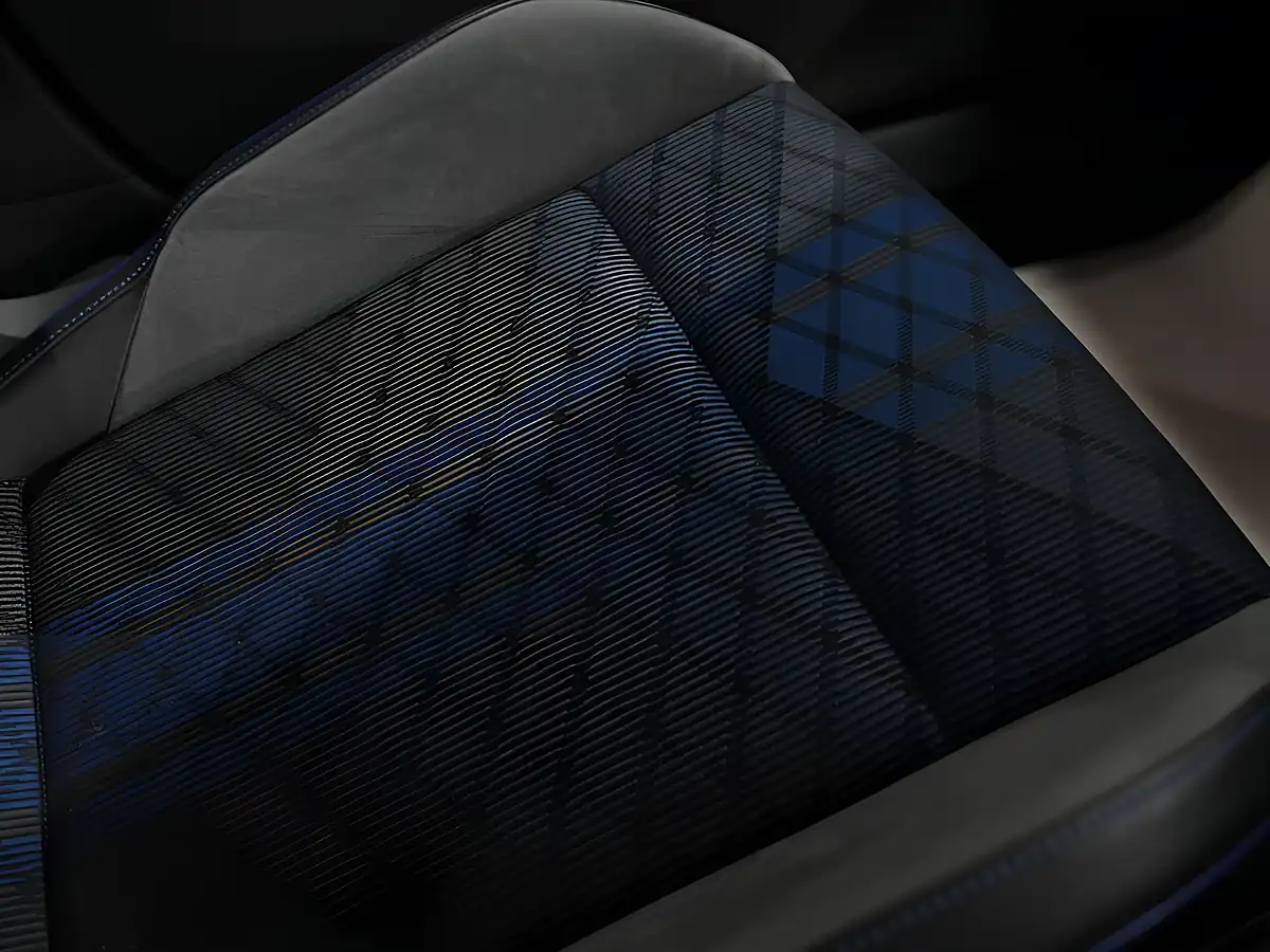 Used 2022 Volkswagen Golf R Blue - Interior and Exterior details 18