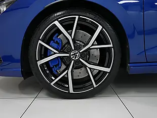 Used 2022 Volkswagen Golf R Blue - Interior and Exterior details 4