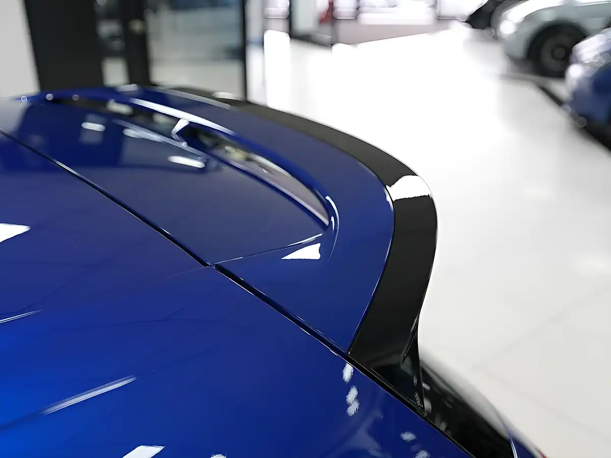 Used 2022 Volkswagen Golf R Blue - Interior and Exterior details 5