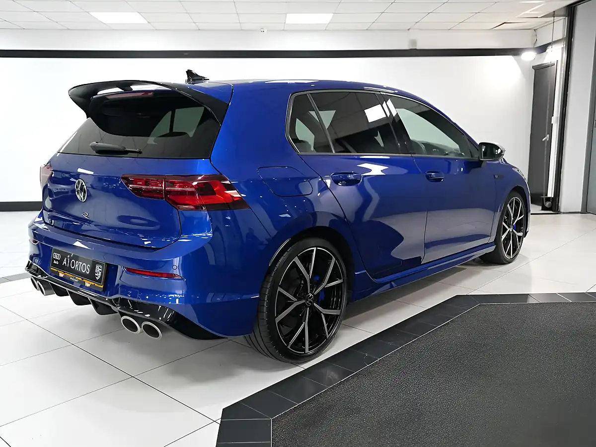 Used 2022 Volkswagen Golf R Blue - Interior and Exterior details 9
