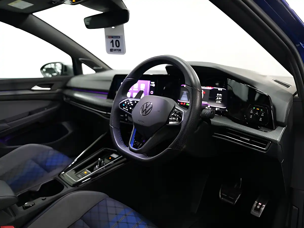 Used 2022 Volkswagen Golf R Blue - Interior and Exterior details 10