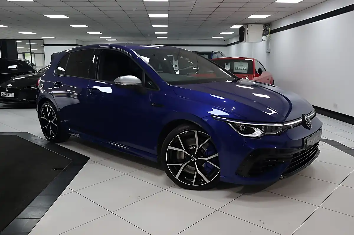 Used 2022 Volkswagen Golf R Blue - Interior and Exterior details 15