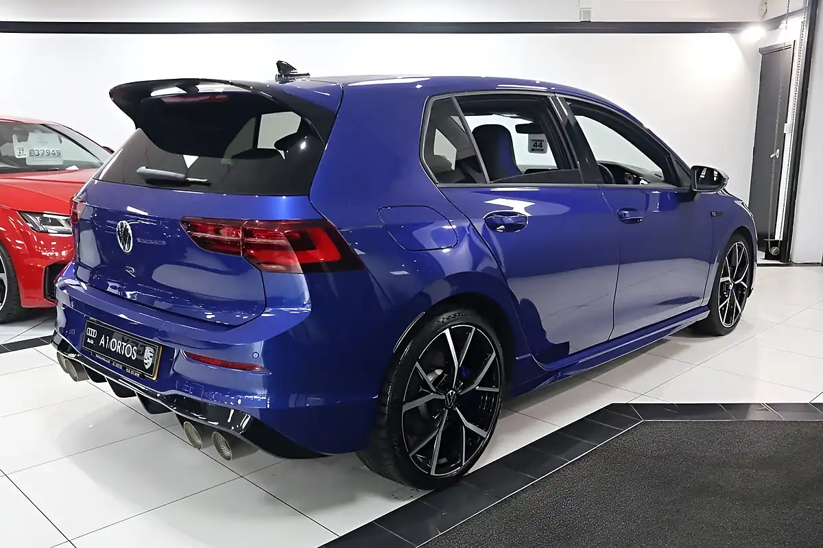 Used 2022 Volkswagen Golf R Blue - Interior and Exterior details 3