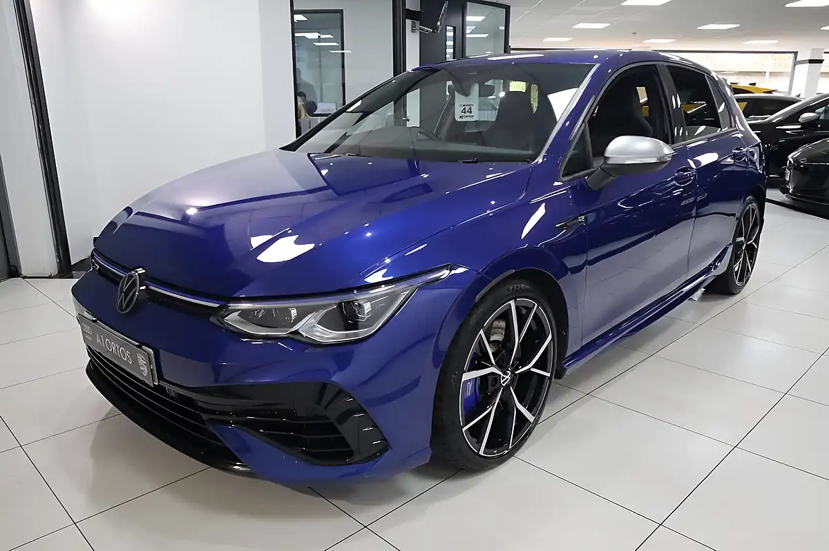 Used 2022 Volkswagen Golf R Blue - Interior and Exterior details 5