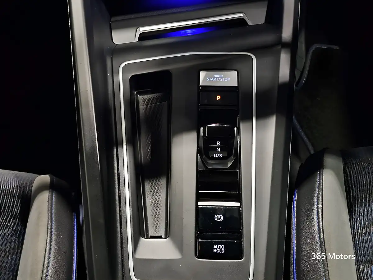 Used 2022 Volkswagen Golf R Deep Black - Interior and Exterior details 18