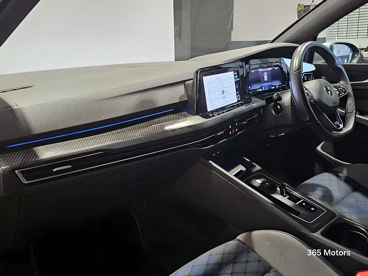 Used 2022 Volkswagen Golf R Deep Black - Interior and Exterior details 4