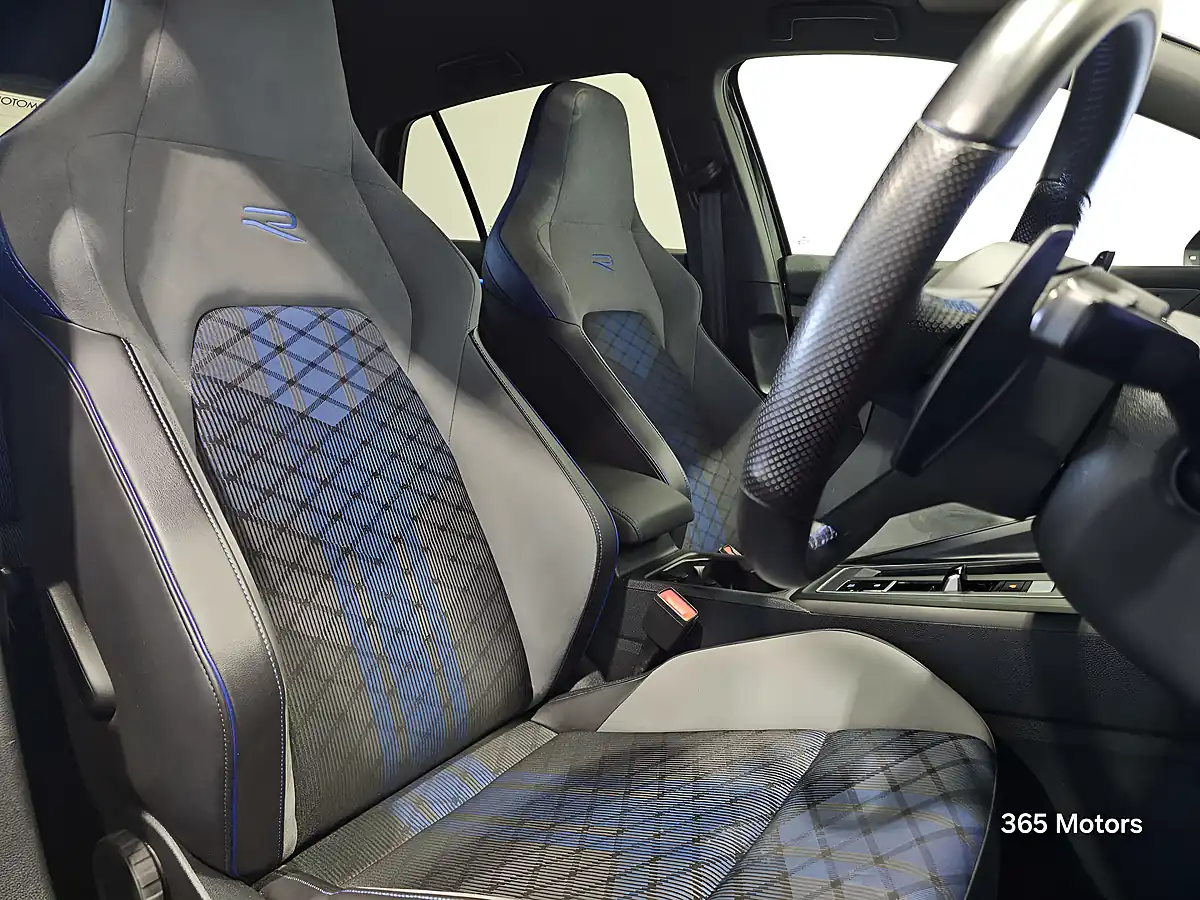 Used 2022 Volkswagen Golf R Deep Black - Interior and Exterior details 7
