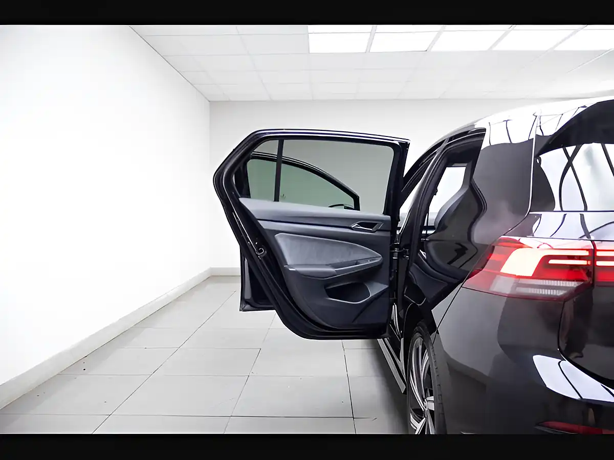 Used 2022 Volkswagen Golf R-Line Black - Interior and Exterior details 13