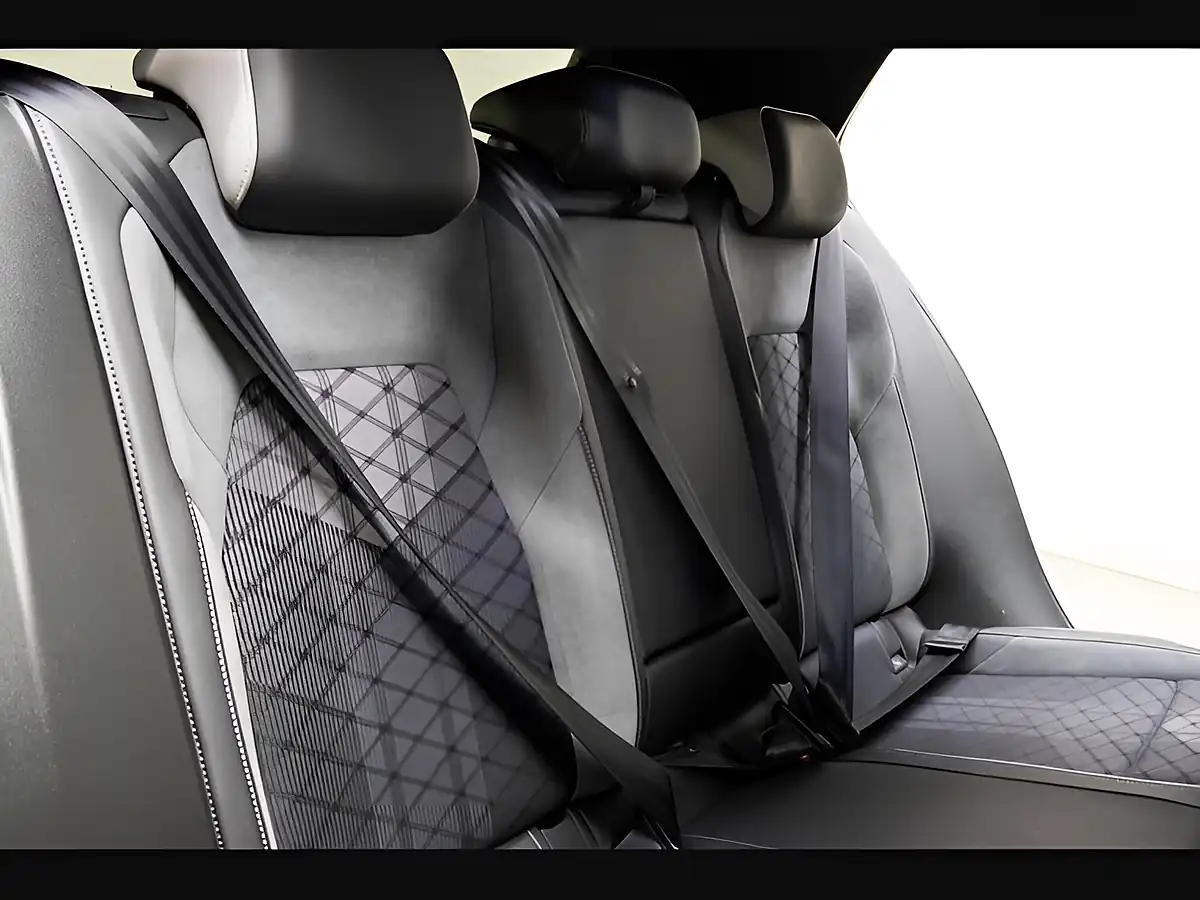 Used 2022 Volkswagen Golf R-Line Black - Interior and Exterior details 19