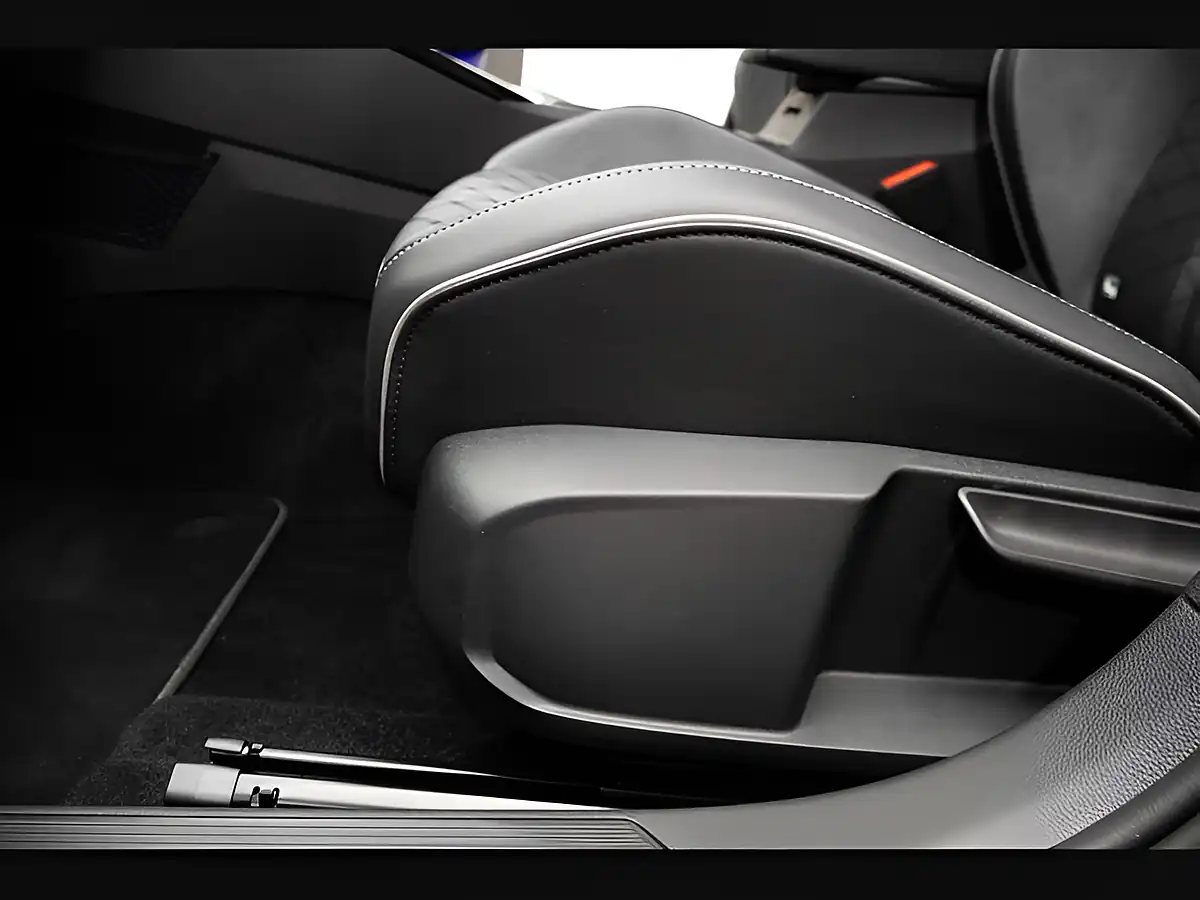 Used 2022 Volkswagen Golf R-Line Black - Interior and Exterior details 20