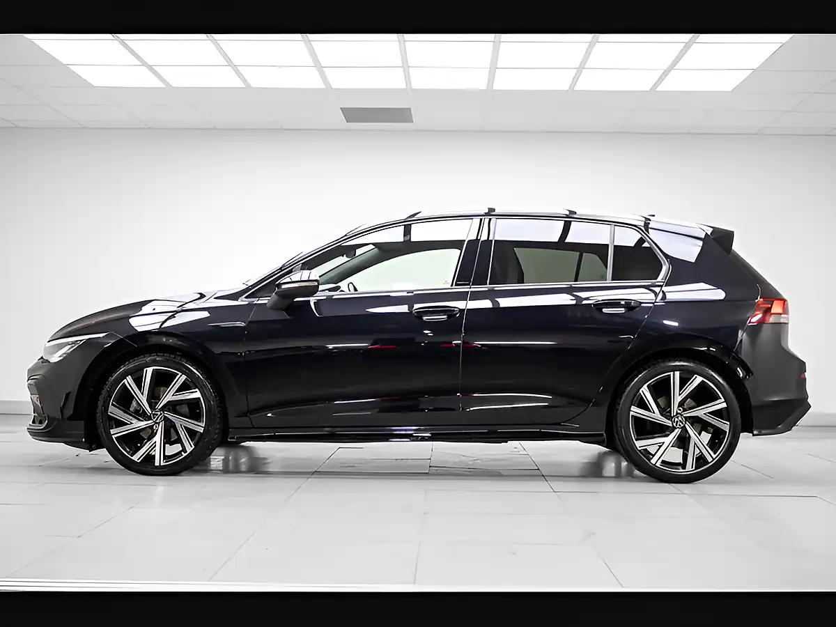 Used 2022 Volkswagen Golf R-Line Black - Interior and Exterior details 6