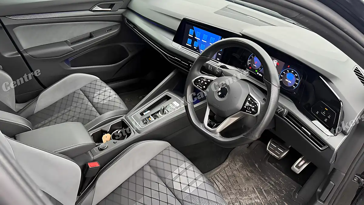 Used 2022 Volkswagen Golf R-Line Black - Interior and Exterior details 17