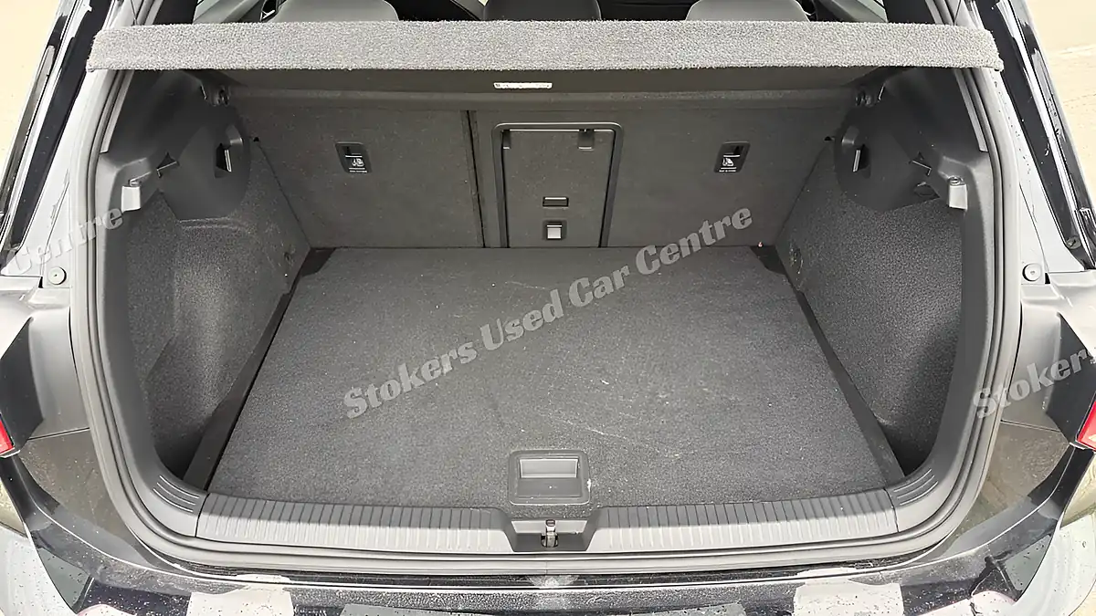 Used 2022 Volkswagen Golf R-Line Black - Interior and Exterior details 5